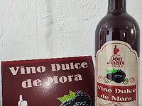 Vino dulce de mora